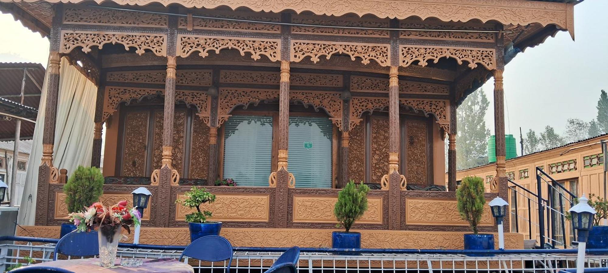 Goona Palace Houseboats Srinagar  Exterior photo