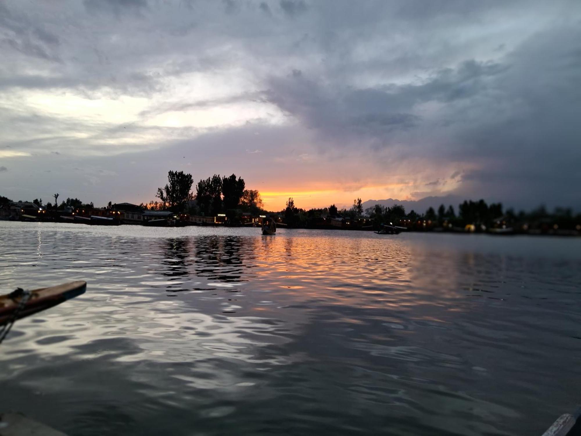 Goona Palace Houseboats Srinagar  Exterior photo
