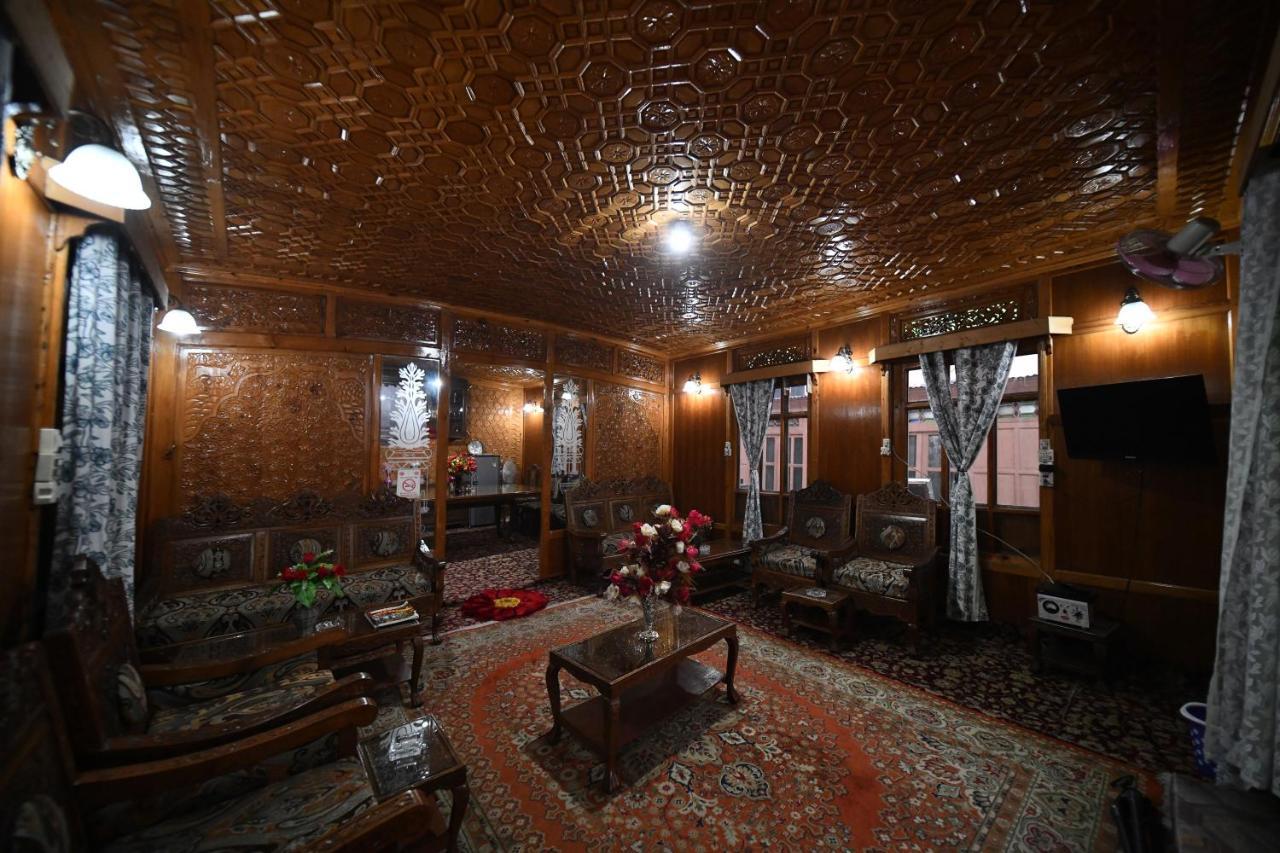 Goona Palace Houseboats Srinagar  Exterior photo